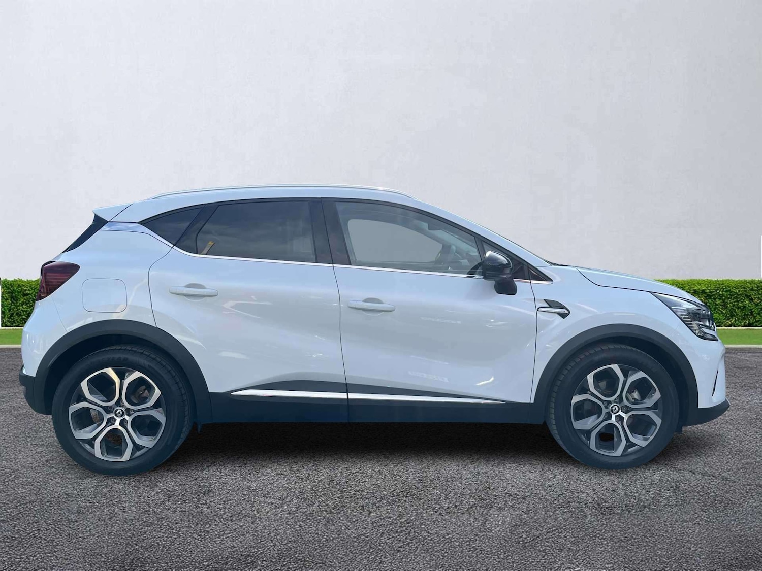 Used Renault Captur 2023 for sale - 78192548: Photo 3