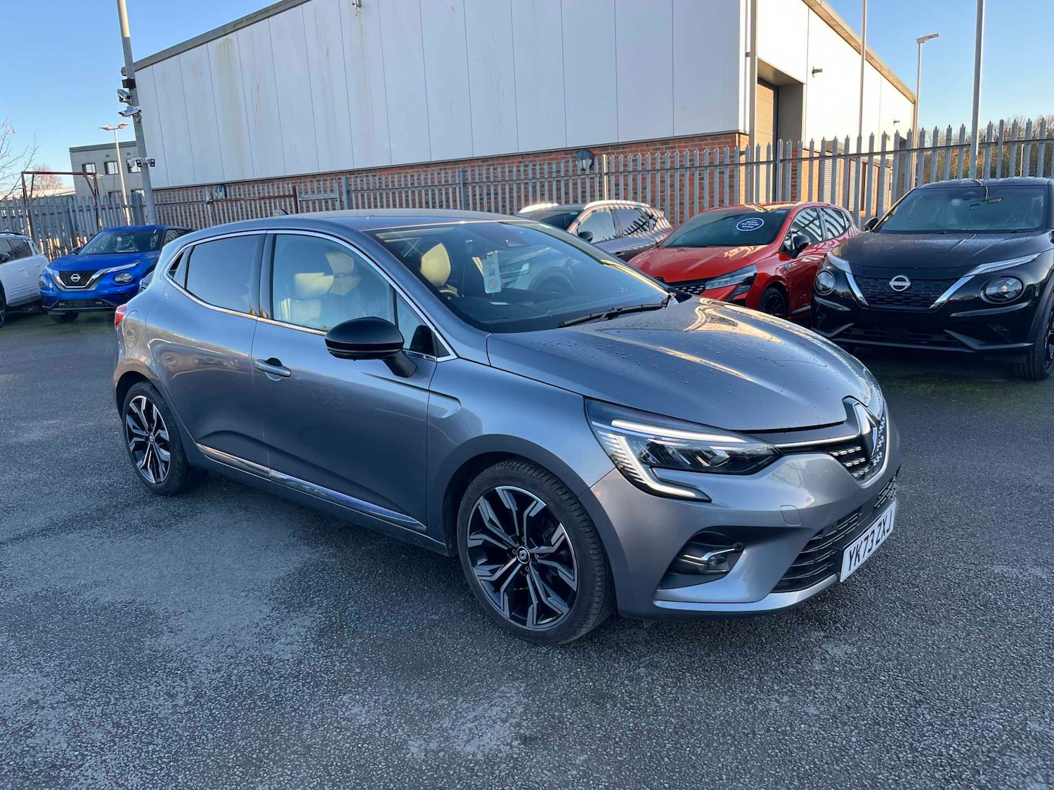 Used Renault Clio 2023 for sale - 76758889: Photo 1