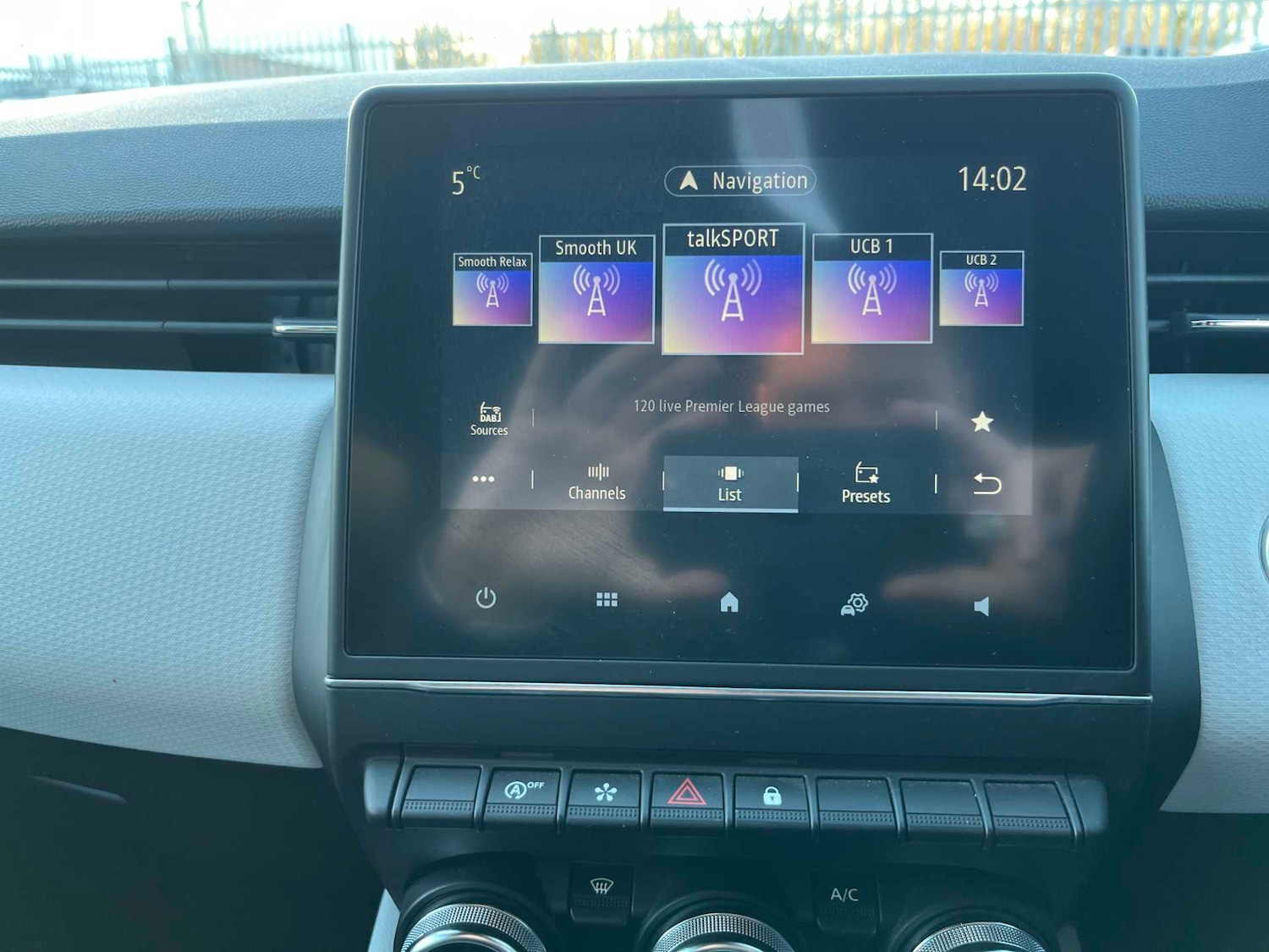 Used Renault Clio 2023 for sale - 76758889: Photo 10