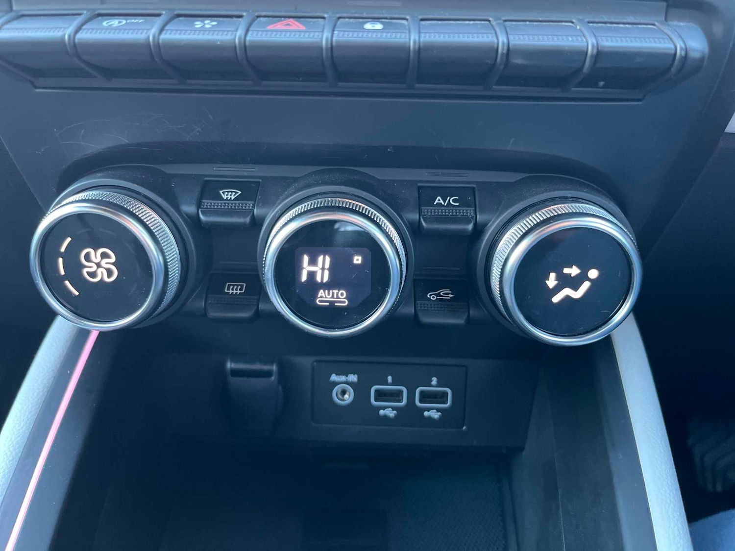 Used Renault Clio 2023 for sale - 76758889: Photo 11