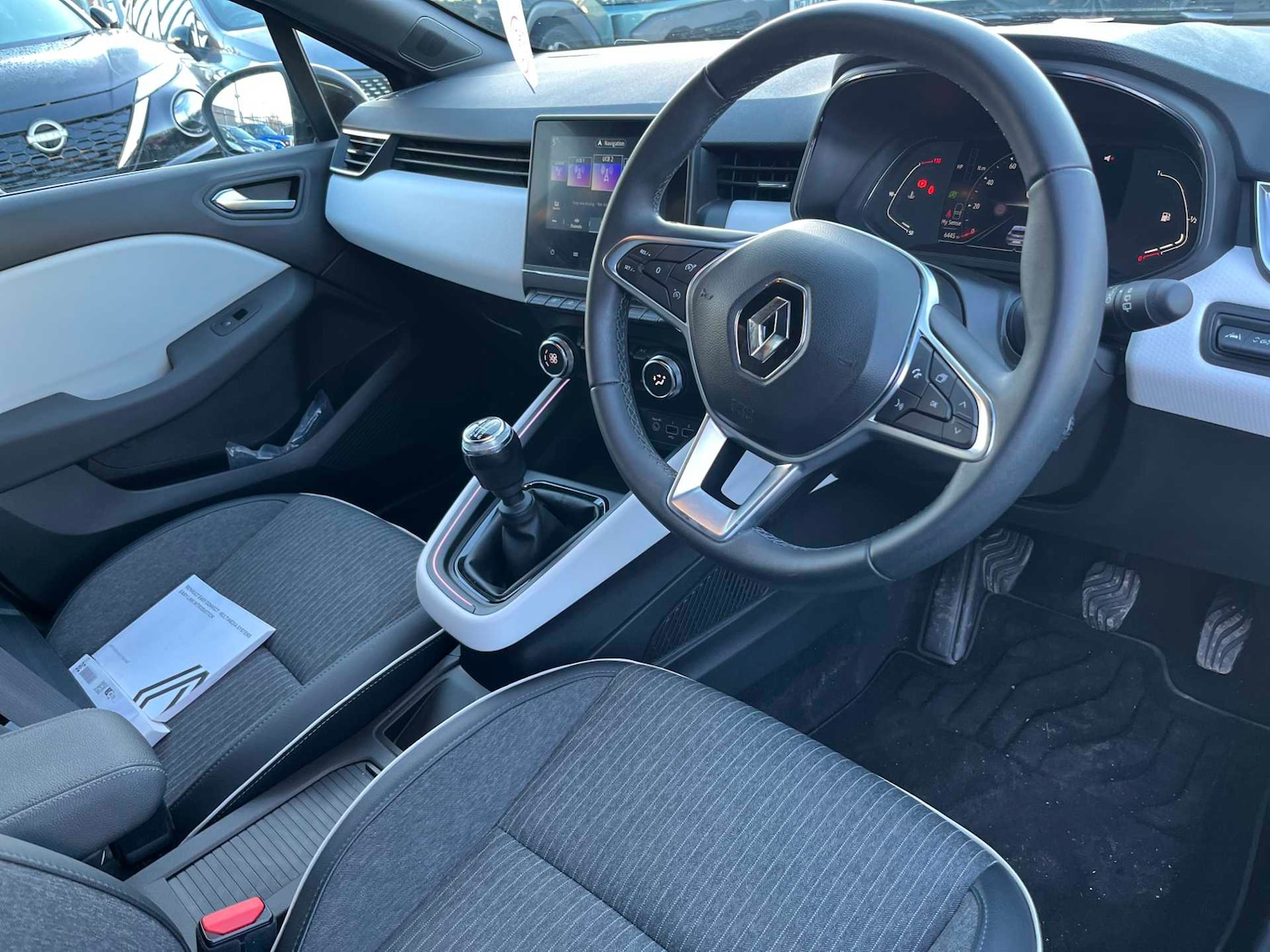 Used Renault Clio 2023 for sale - 76758889: Photo 14