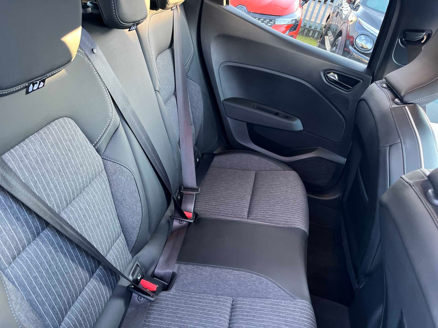 Used Renault Clio 2023 for sale - 76758889: Photo 15