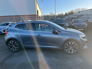 Used Renault Clio 2023 for sale - 76758889: Photo