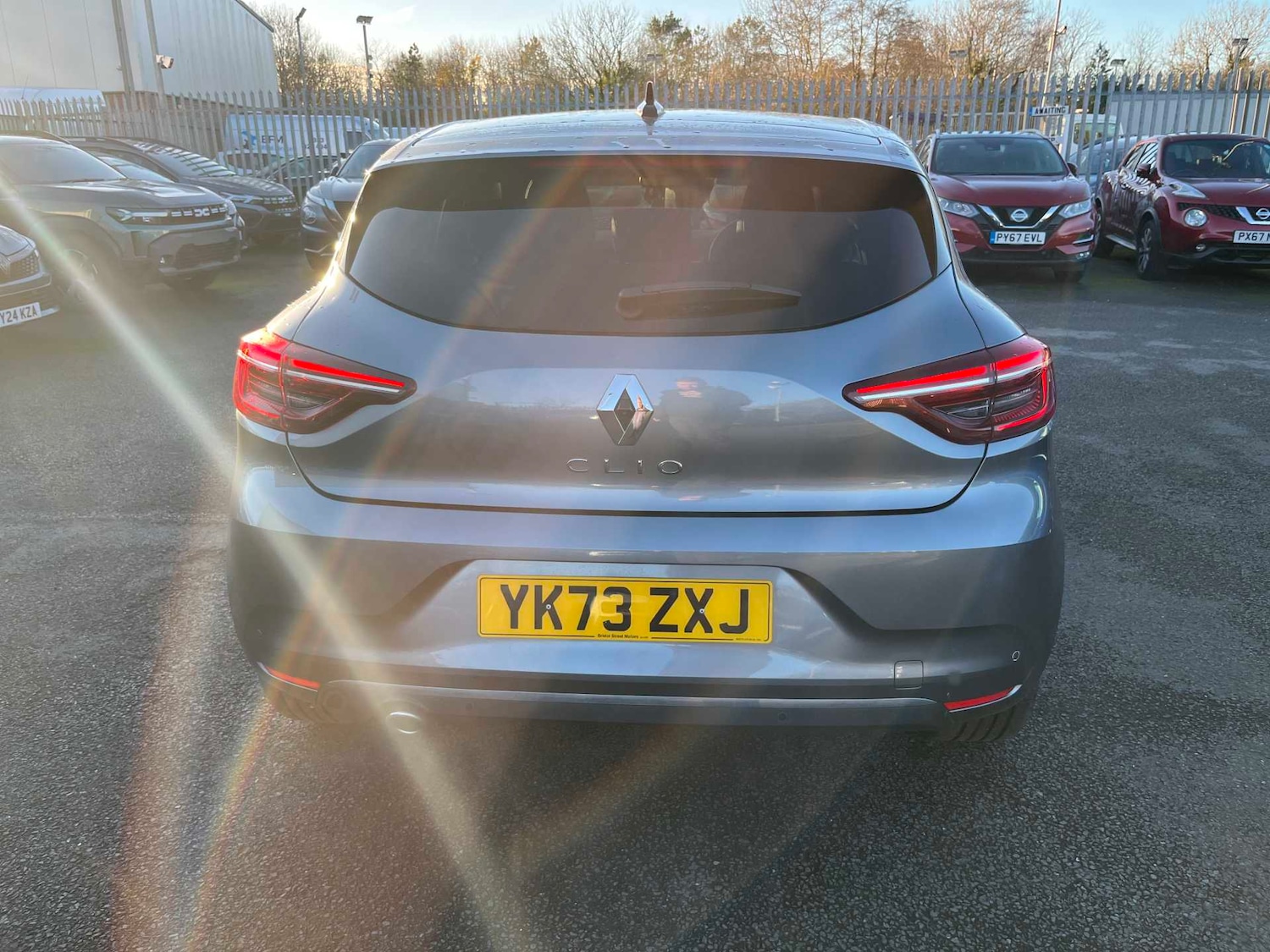 Used Renault Clio 2023 for sale - 76758889: Photo 4