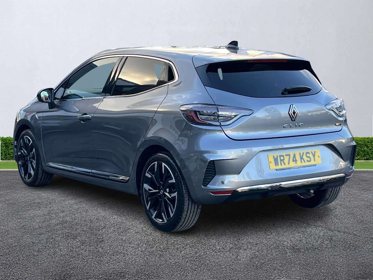 Used Renault Clio 2024 for sale - 78176568: Photo 2