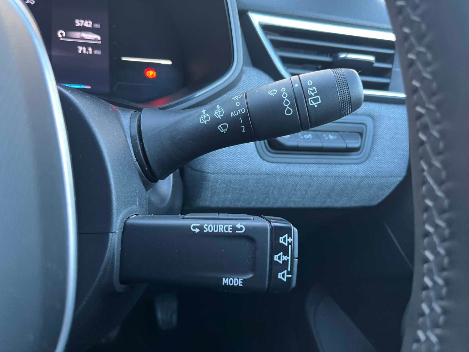 Used Renault Clio 2024 for sale - 78176568: Photo 25