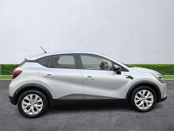 Used Renault Captur 2021 for sale - 77603713: Photo