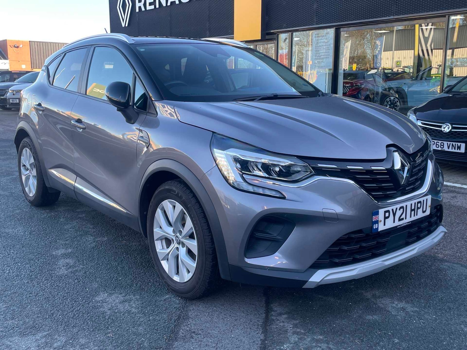 Used Renault Captur 2021 for sale - 76758884: Photo 1