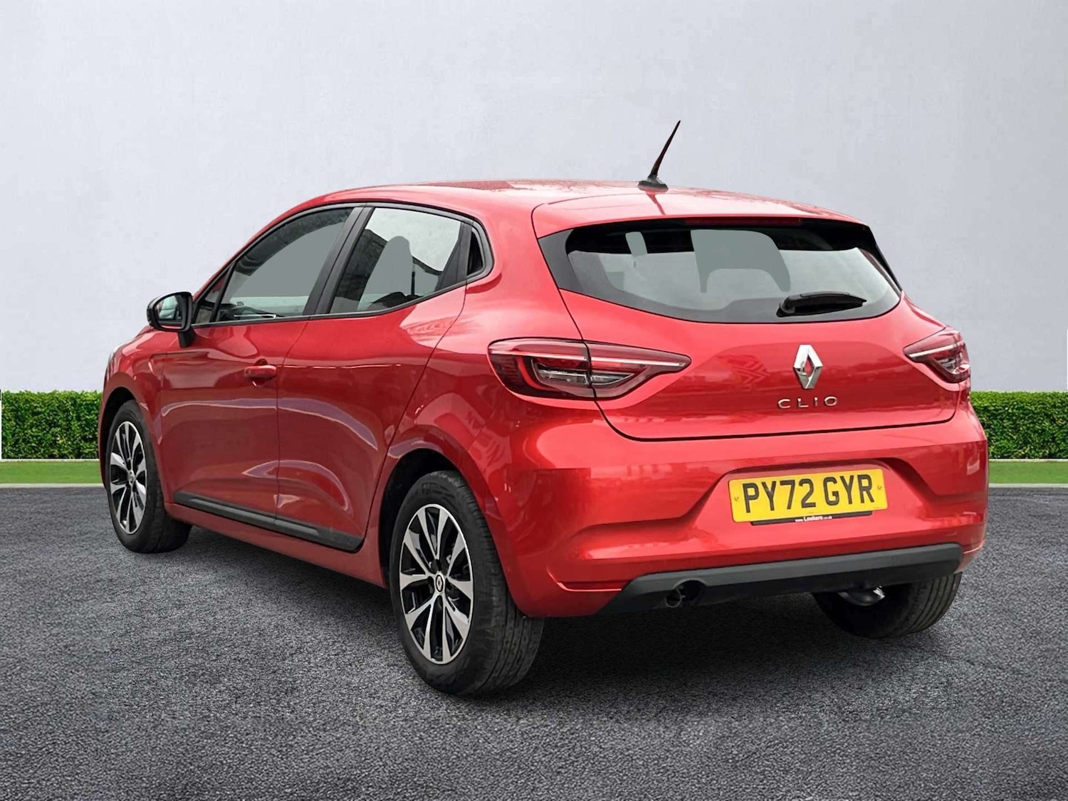 Used Renault Clio 2023 for sale - 77707467: Photo 2