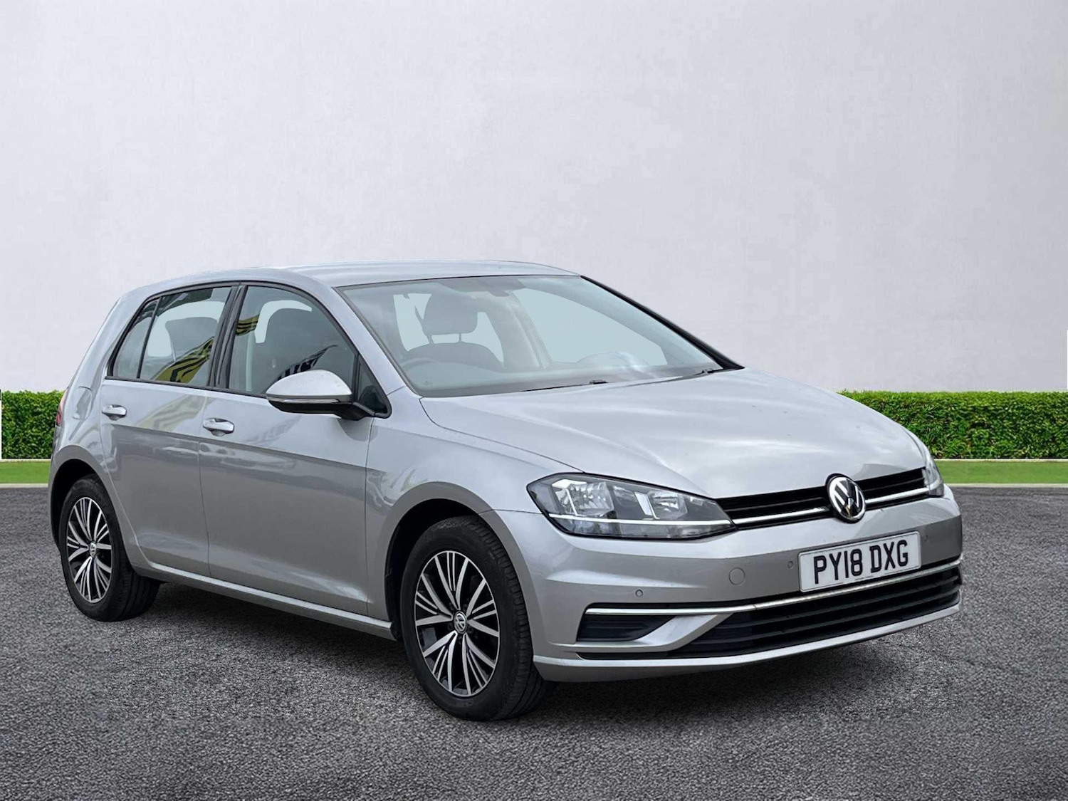 Used Volkswagen Golf 2018 for sale - 76461869: Photo 1