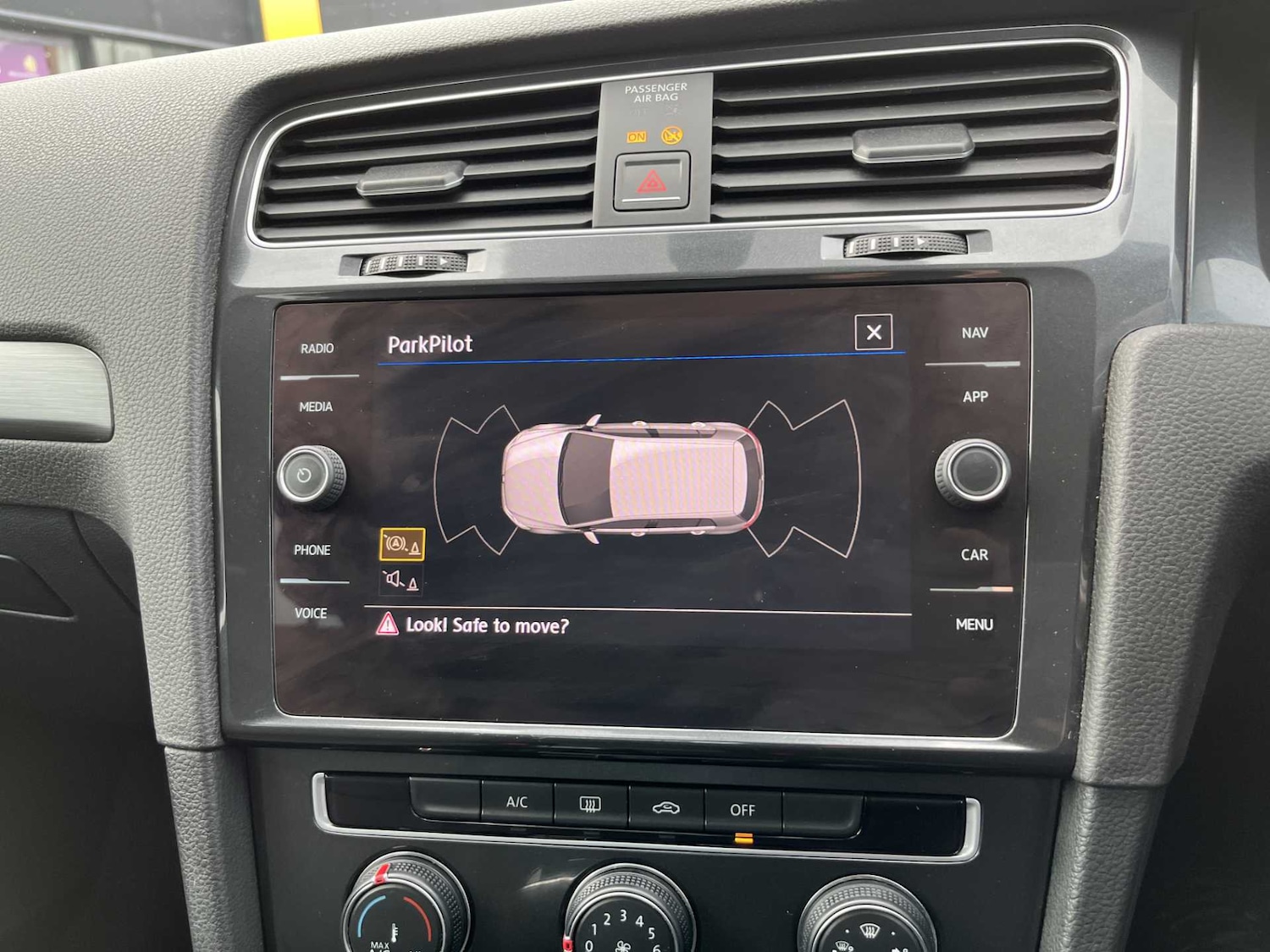 Used Volkswagen Golf 2018 for sale - 76461869: Photo 21