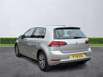 Used Volkswagen Golf 2018 for sale - 76461869: Photo