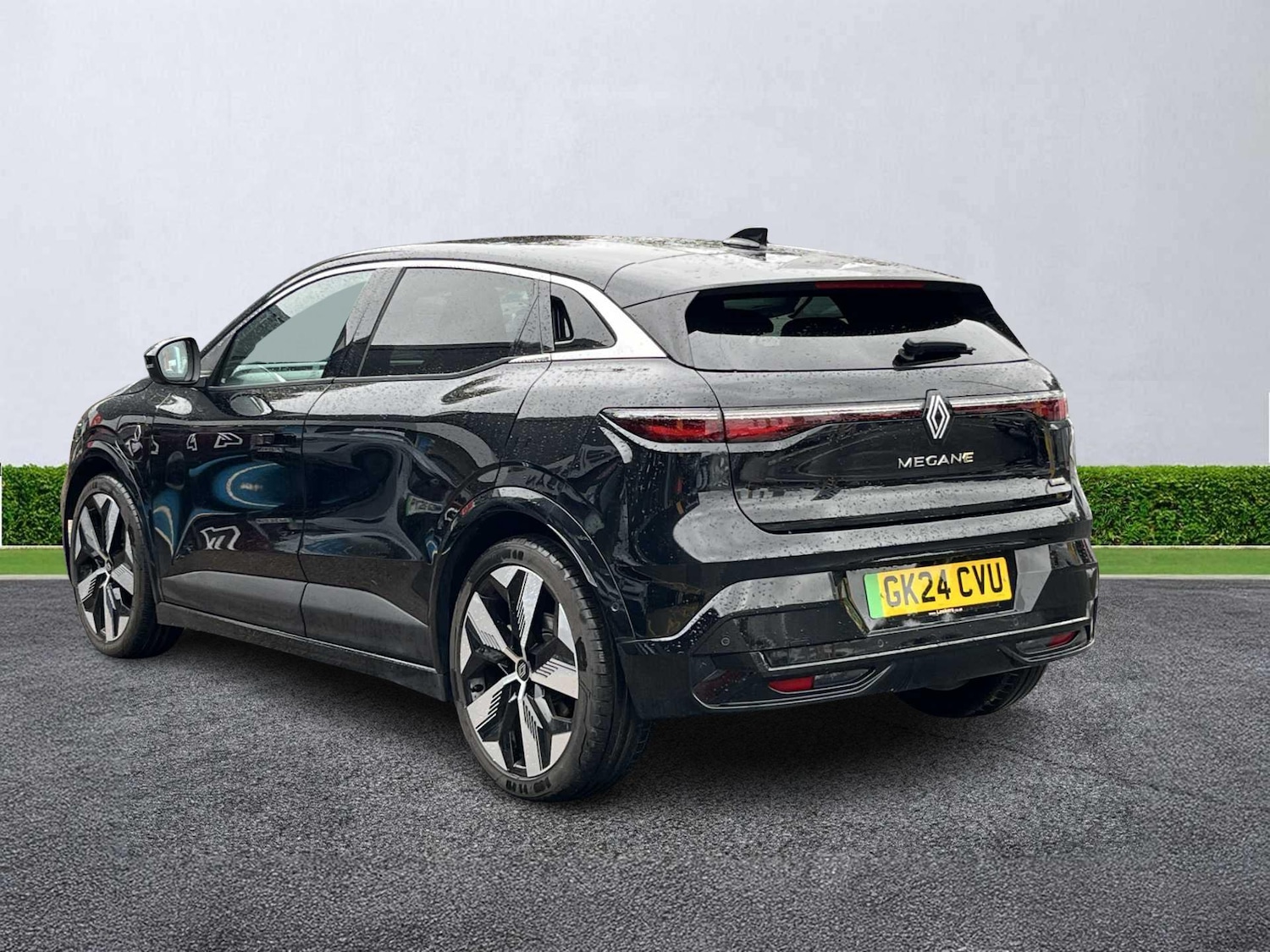 Used Renault Megane E Tech 2024 for sale - 76149641: Photo 2