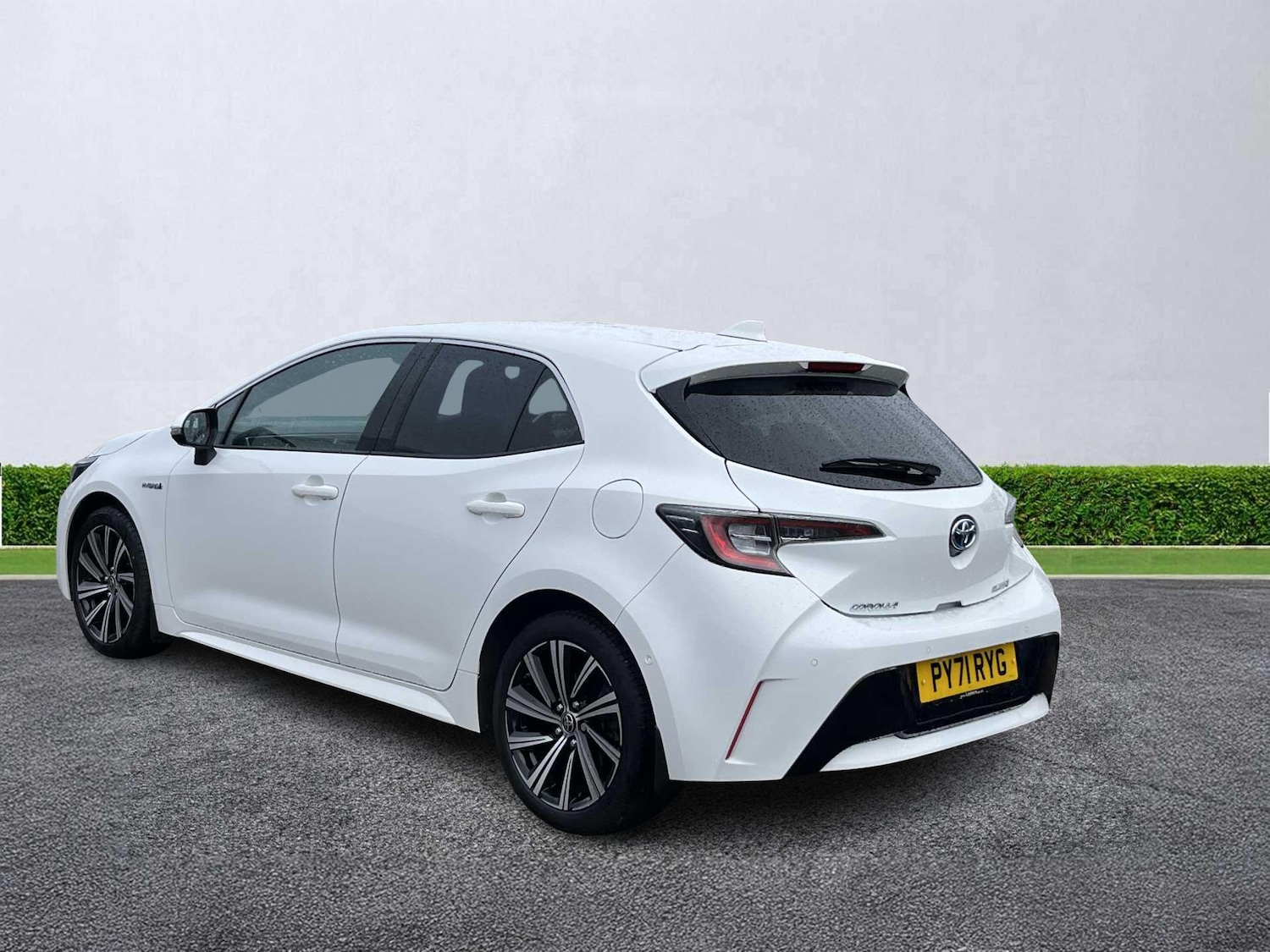 Used Toyota Corolla 2021 for sale - 76613643: Photo 2