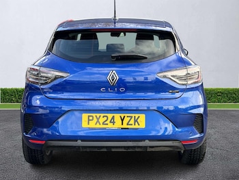 Used Renault Clio 2024 for sale - 76403468: Photo