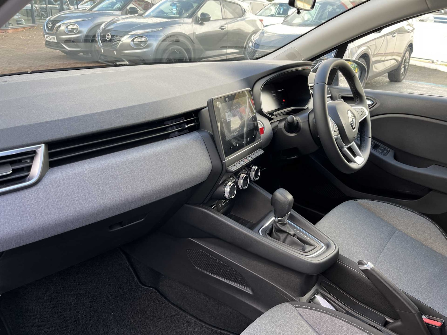 Used Renault Clio 2024 for sale - 76403468: Photo 7