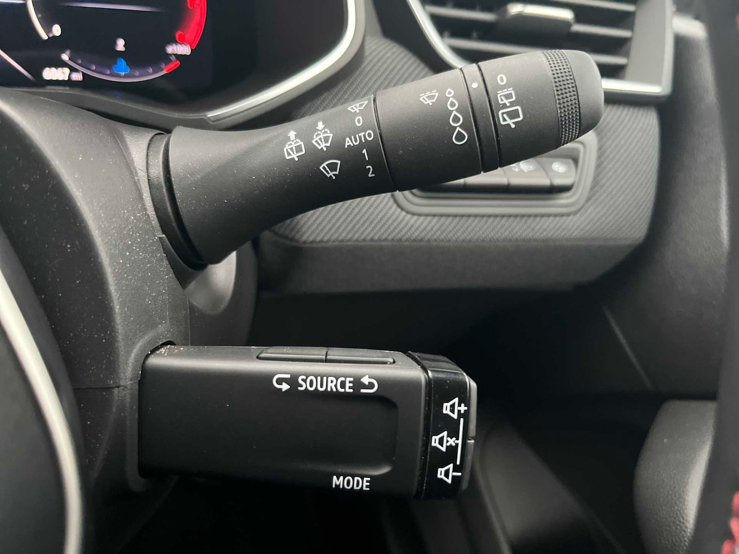 Used Renault Clio 2024 for sale - 76725951: Photo 25