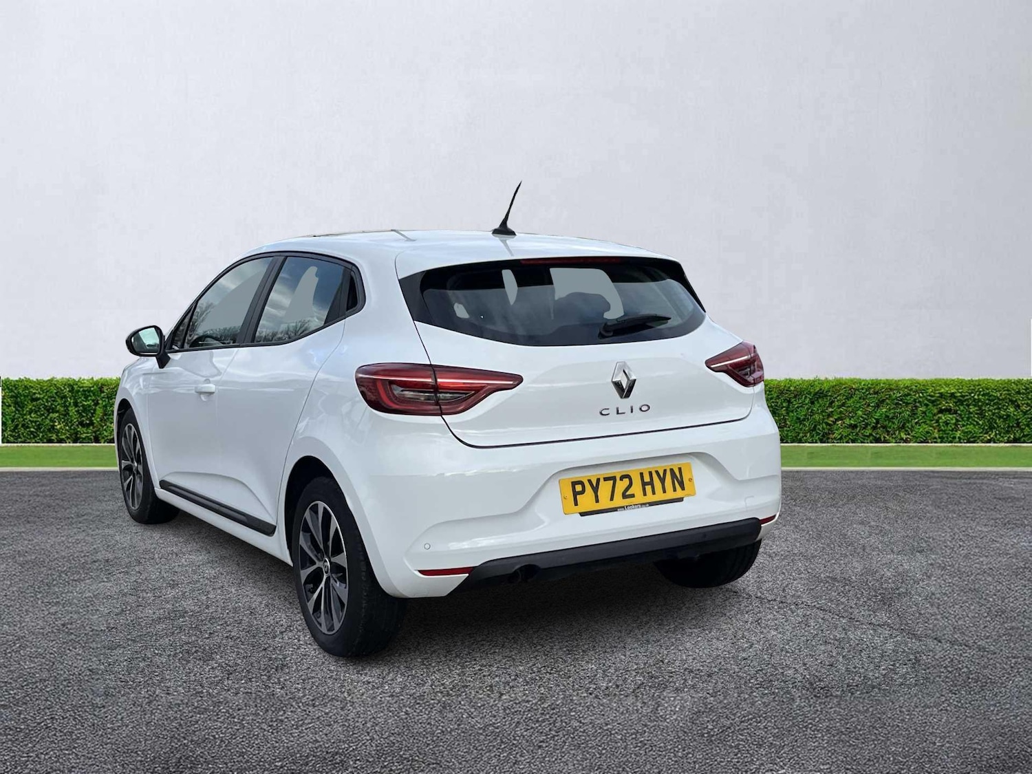 Used Renault Clio 2023 for sale - 77750064: Photo 2