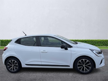 Used Renault Clio 2023 for sale - 77750064: Photo