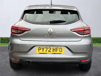 Used Renault Clio 2023 for sale - 77796978: Photo