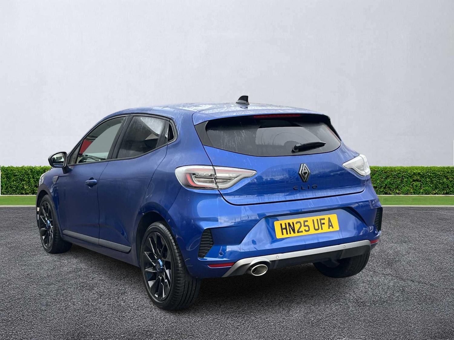 Used Renault Clio 2025 for sale - 77033453: Photo 2