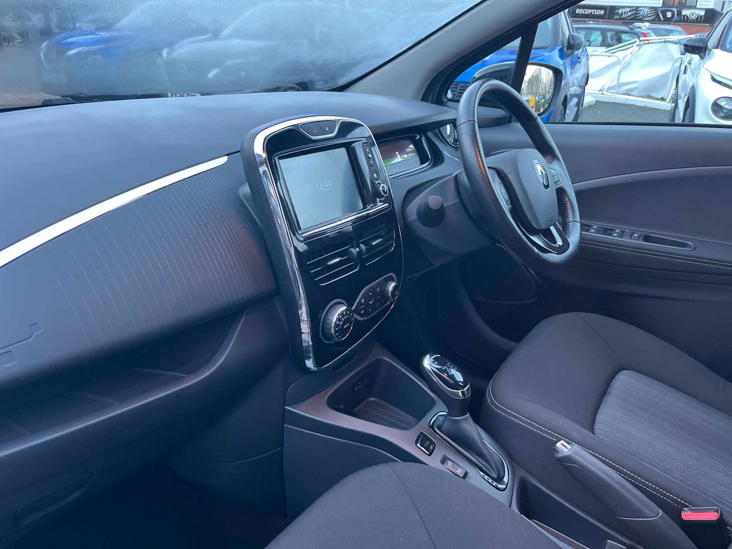 Used Renault Zoe 2019 for sale - 76897112: Photo 6