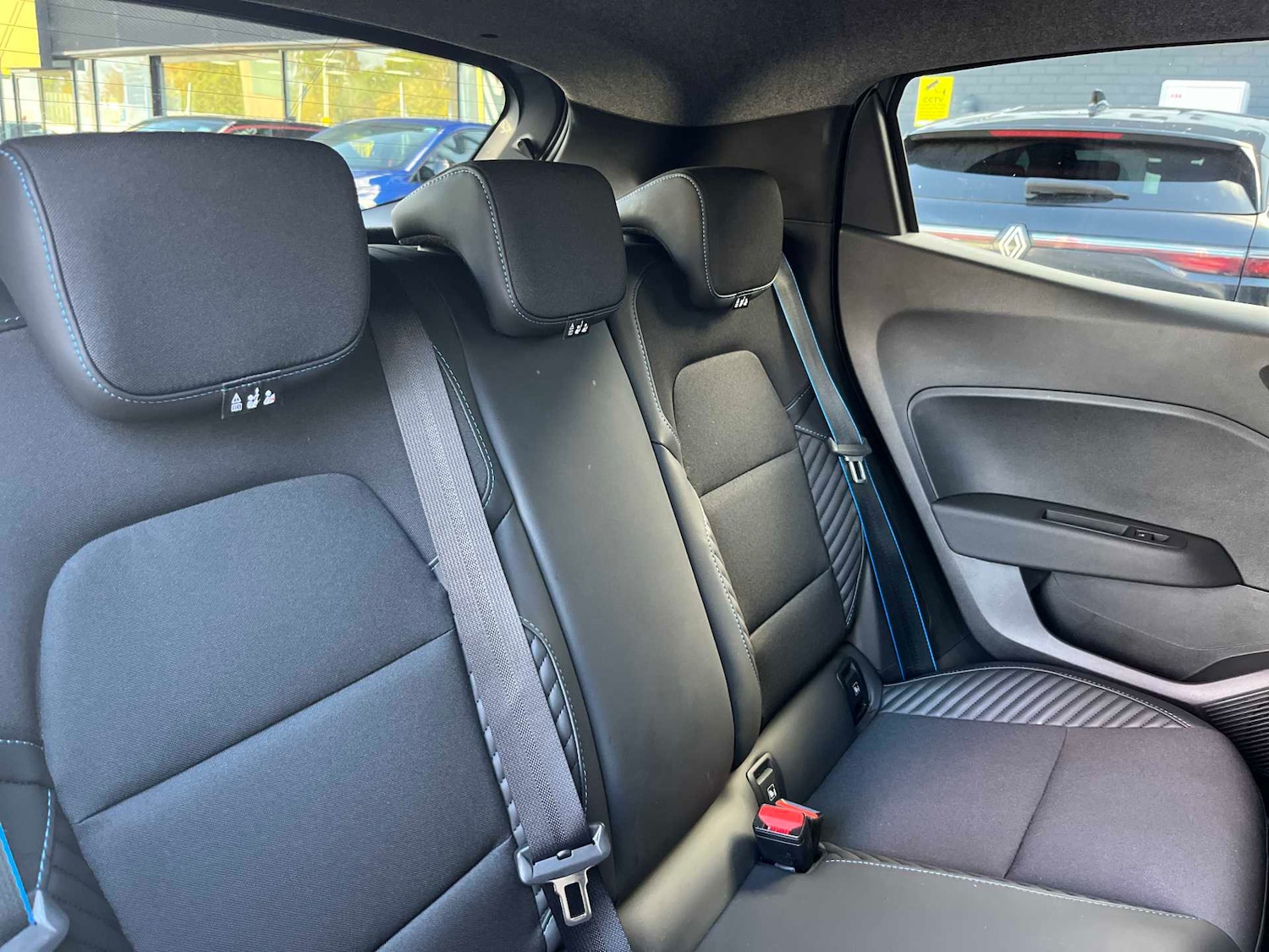 Used Renault Clio 2025 for sale - 76439797: Photo 14