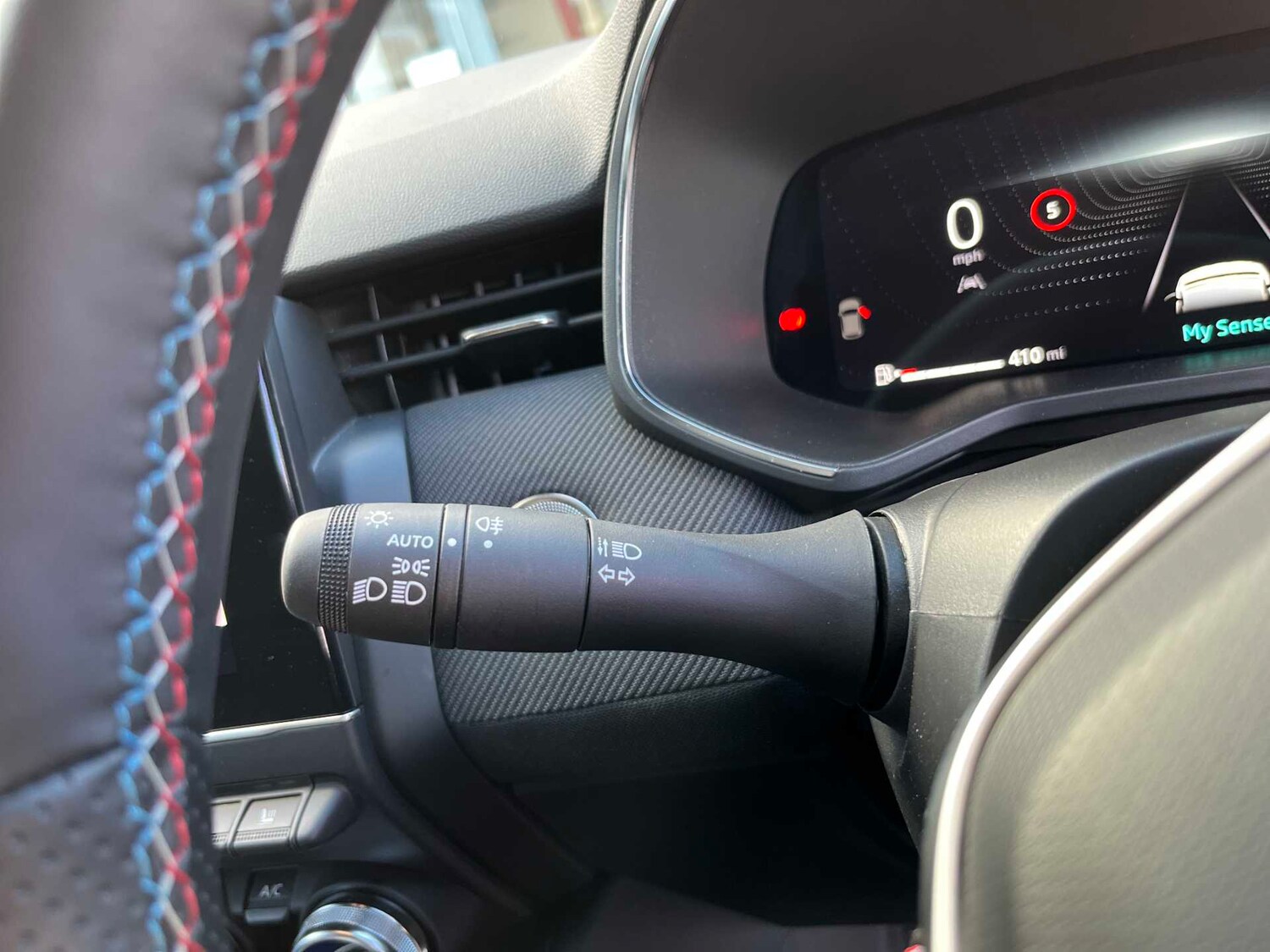 Used Renault Clio 2025 for sale - 76439797: Photo 23