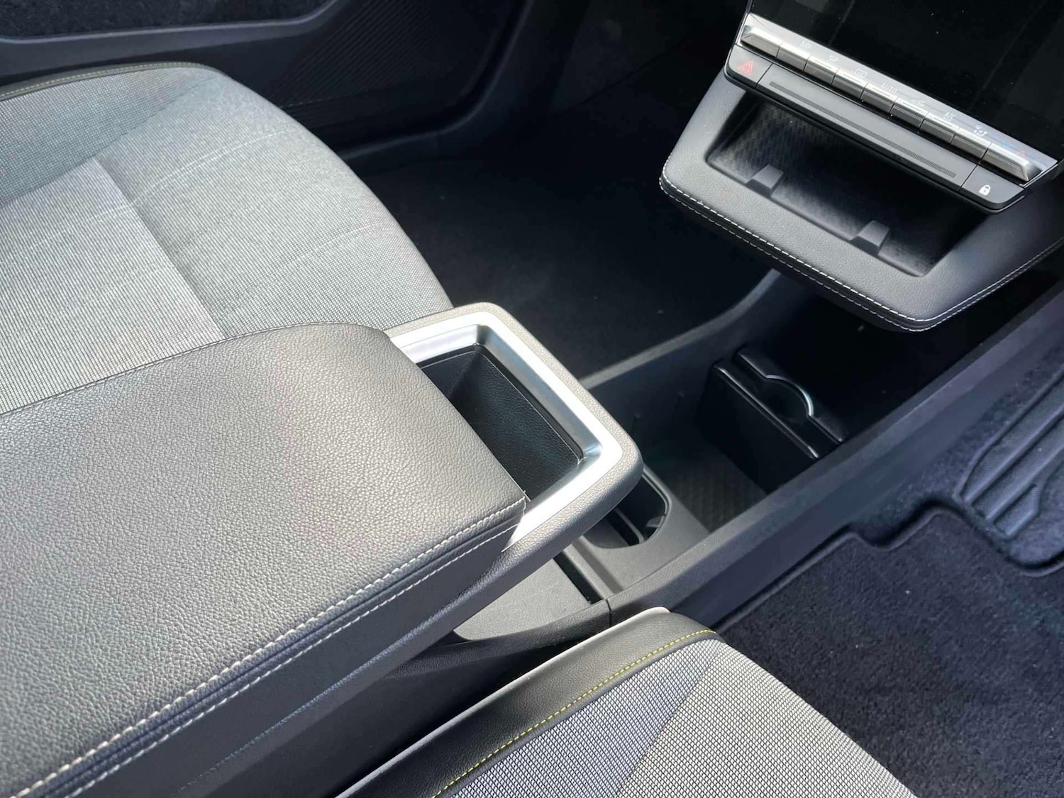 Used Renault Scenic E-Tech 2024 for sale - 77896263: Photo 12