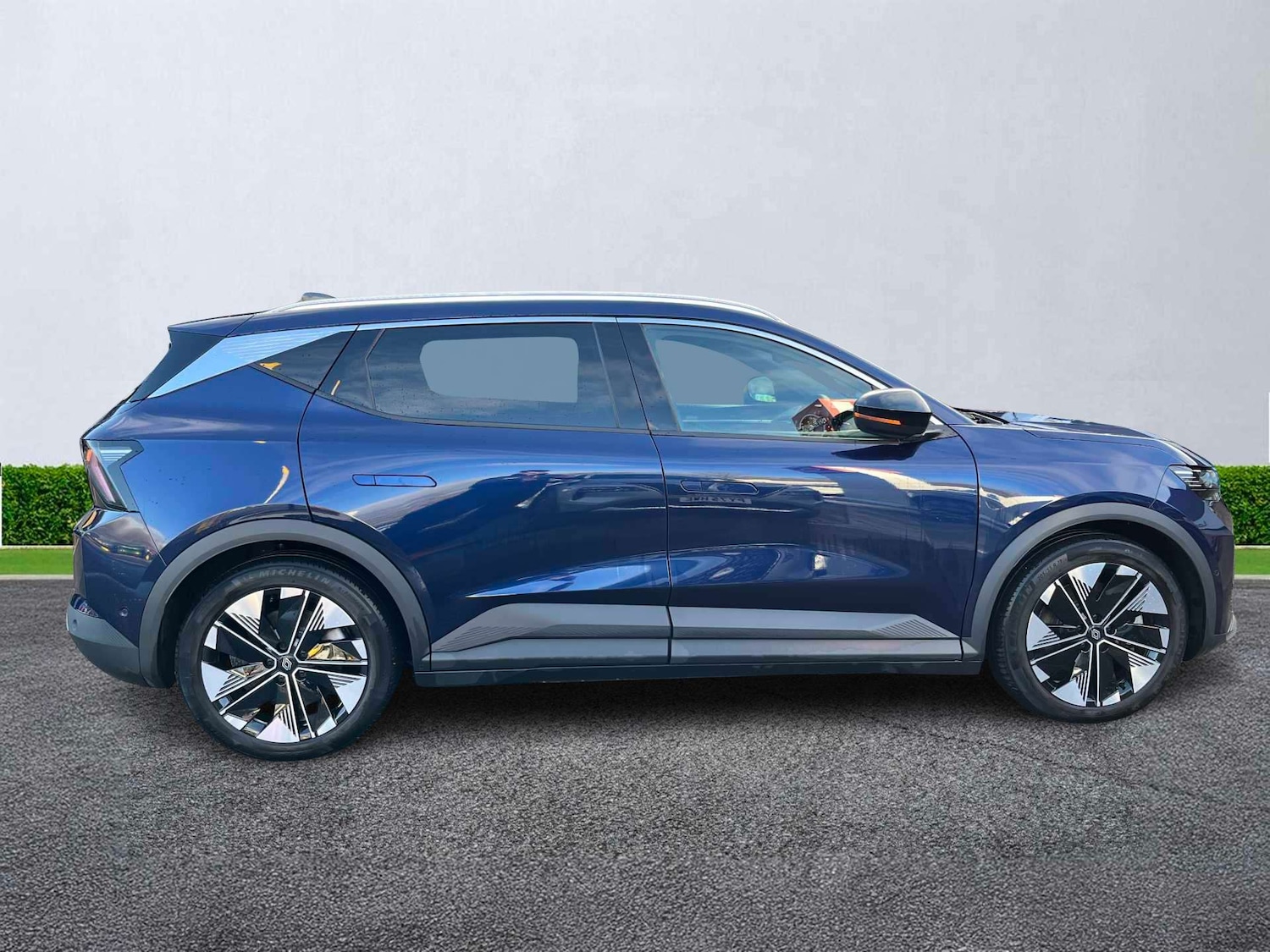 Used Renault Scenic E-Tech 2024 for sale - 77896263: Photo 3