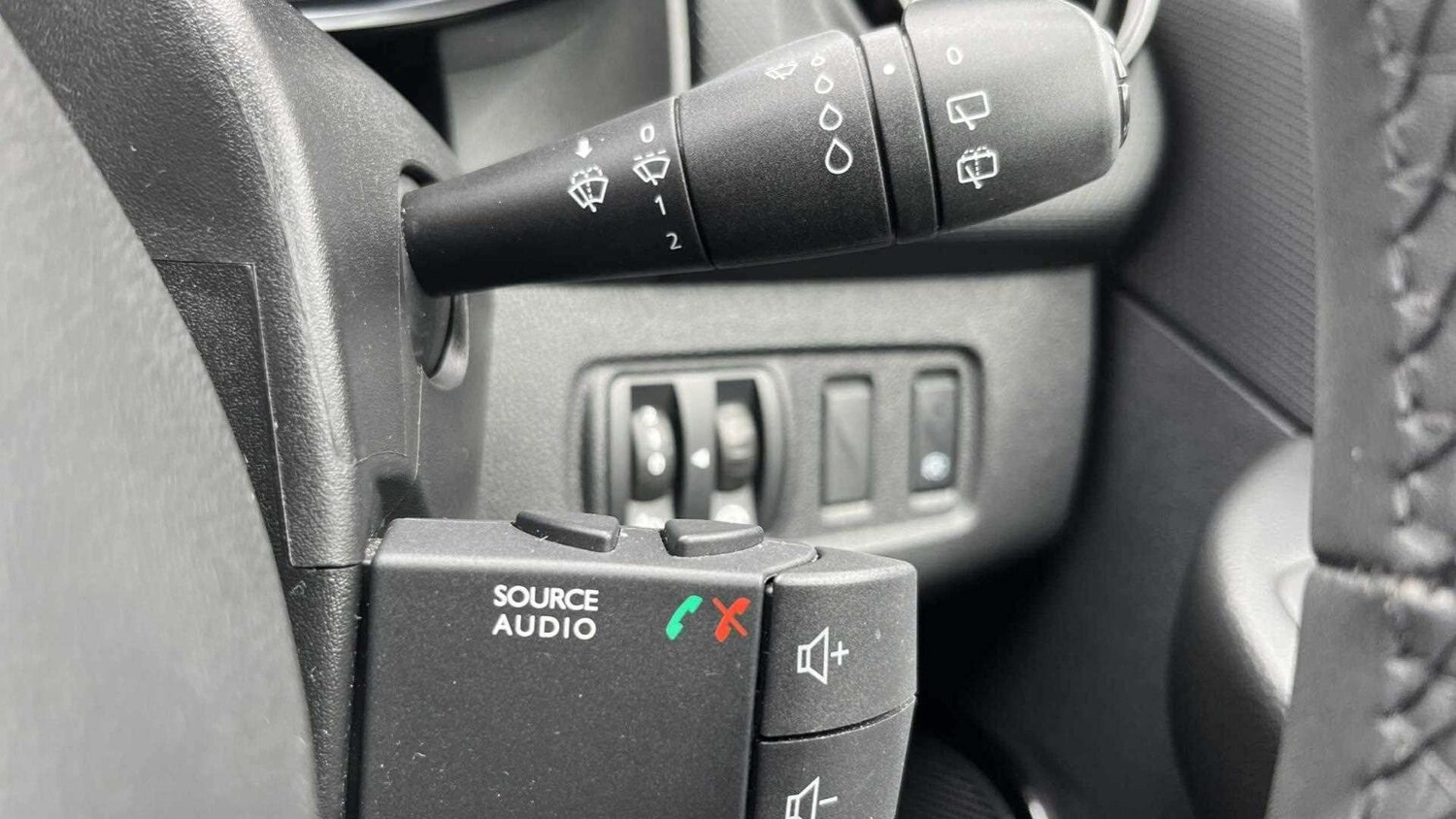 Used Renault Clio 2019 for sale - 76040648: Photo 18