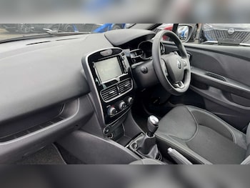 Used Renault Clio 2019 for sale - 76040648: Photo 2