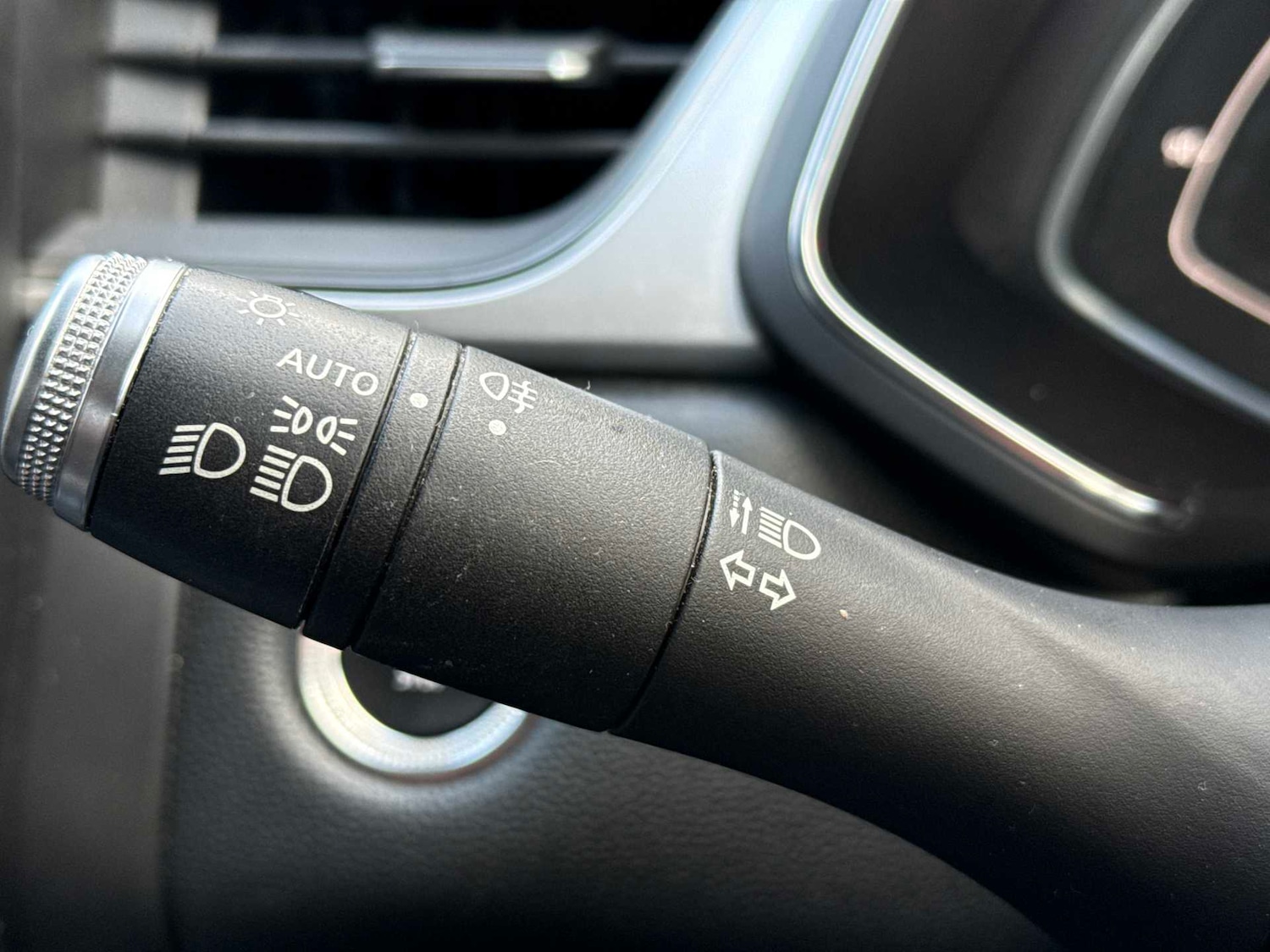 Used Renault Captur 2021 for sale - 76450550: Photo 25