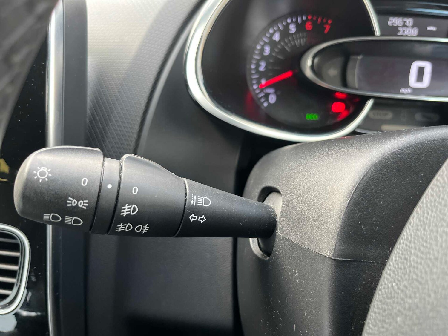 Used Renault Clio 2018 for sale - 77488998: Photo 25