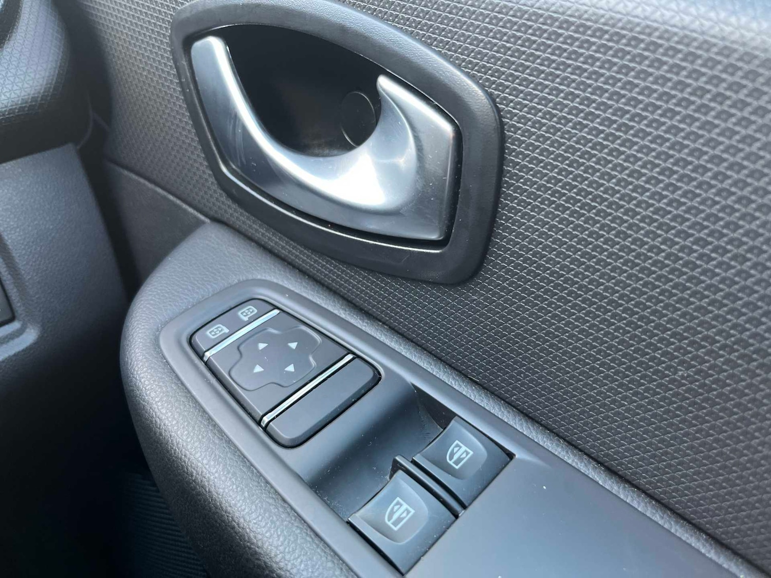 Used Renault Clio 2018 for sale - 77536090: Photo 19