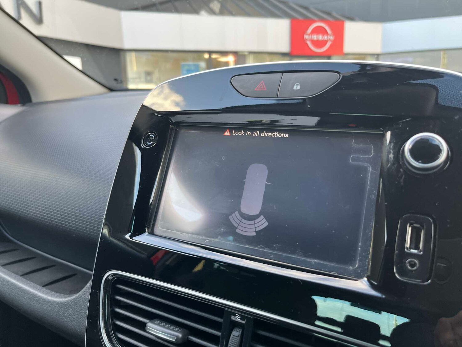 Used Renault Clio 2018 for sale - 77536090: Photo 20