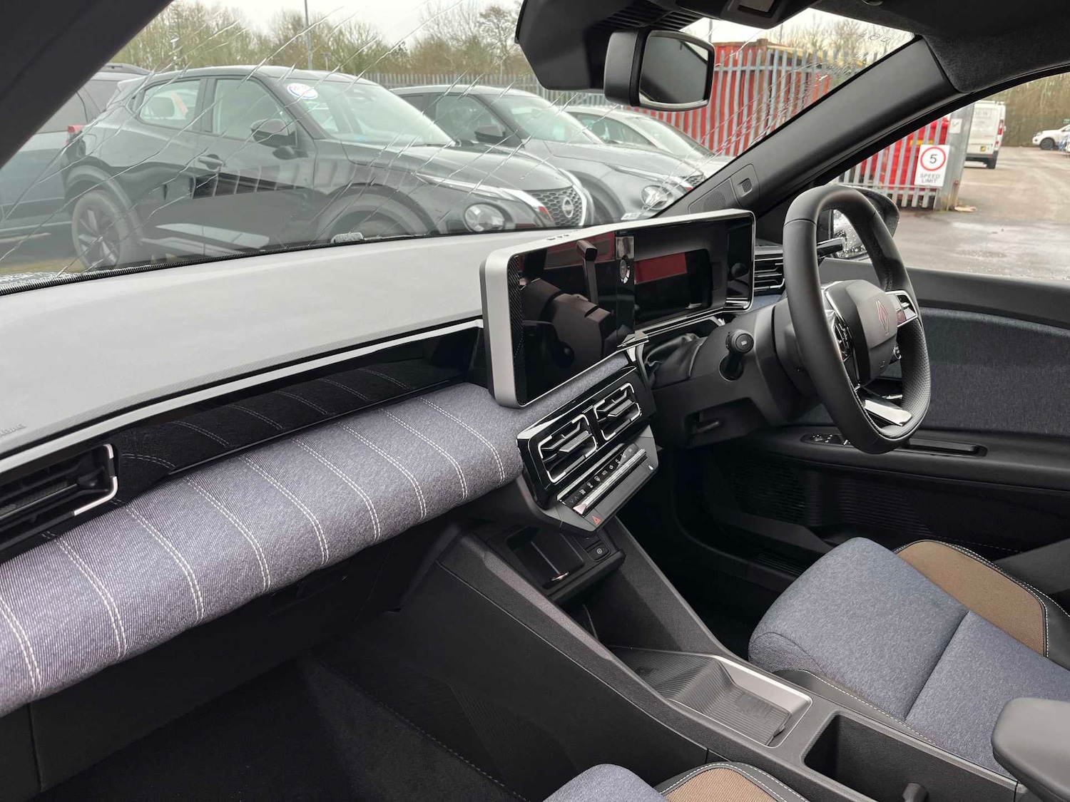 Used Renault 5 2025 for sale - 76946986: Photo 7