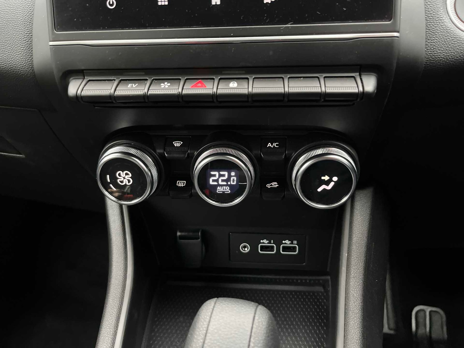 Used Renault Captur 2024 for sale - 76455237: Photo 11