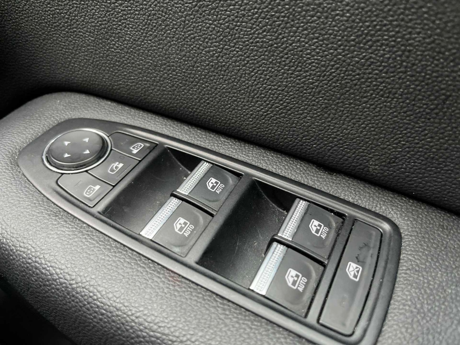 Used Renault Captur 2024 for sale - 76455237: Photo 20