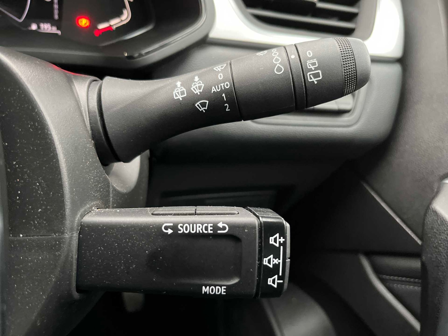 Used Renault Captur 2024 for sale - 76455237: Photo 25