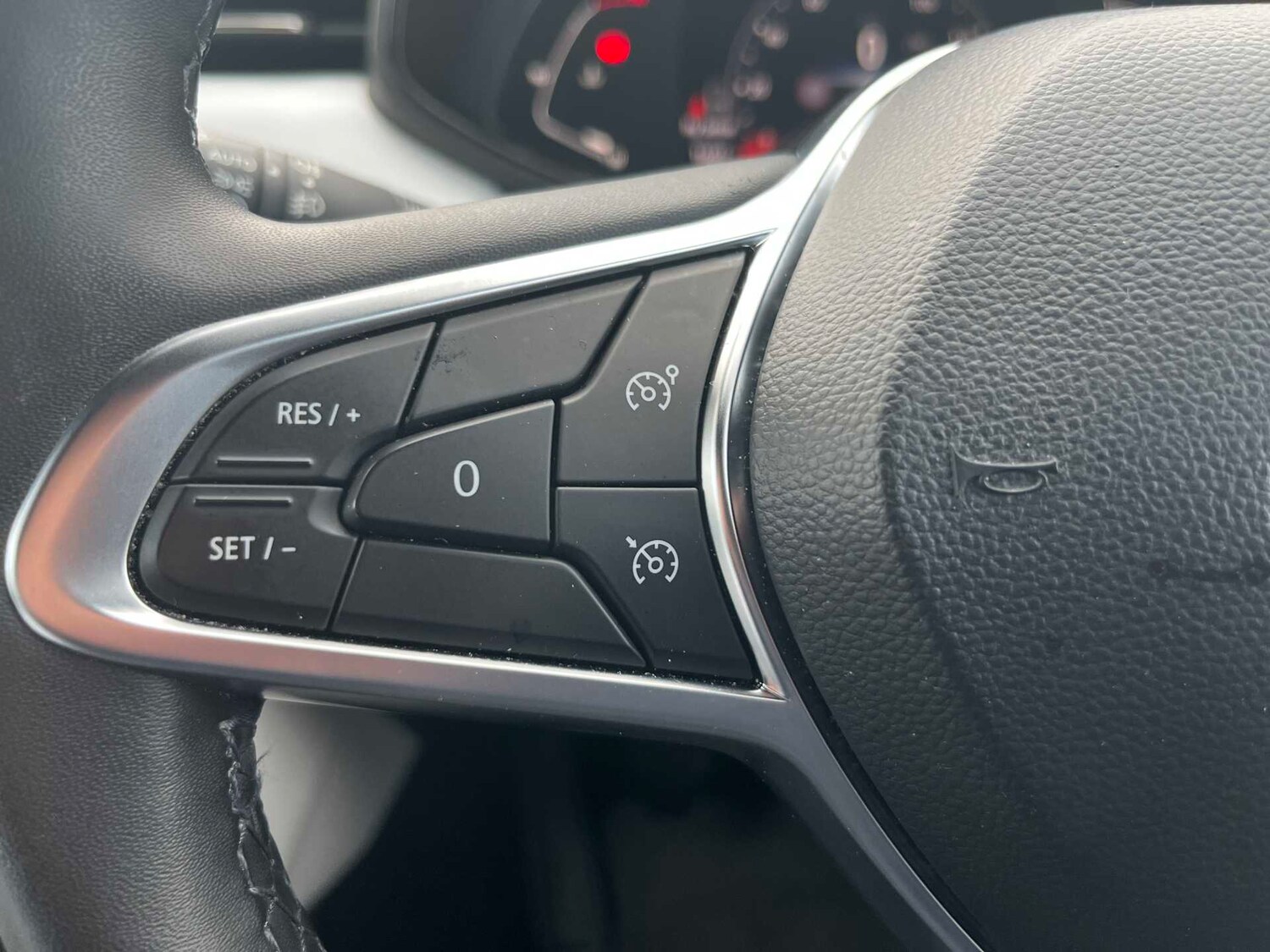 Used Renault Clio 2022 for sale - 76682621: Photo 24