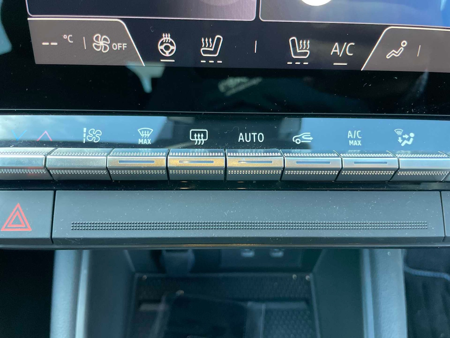 Used Renault Captur 2024 for sale - 76439790: Photo 11