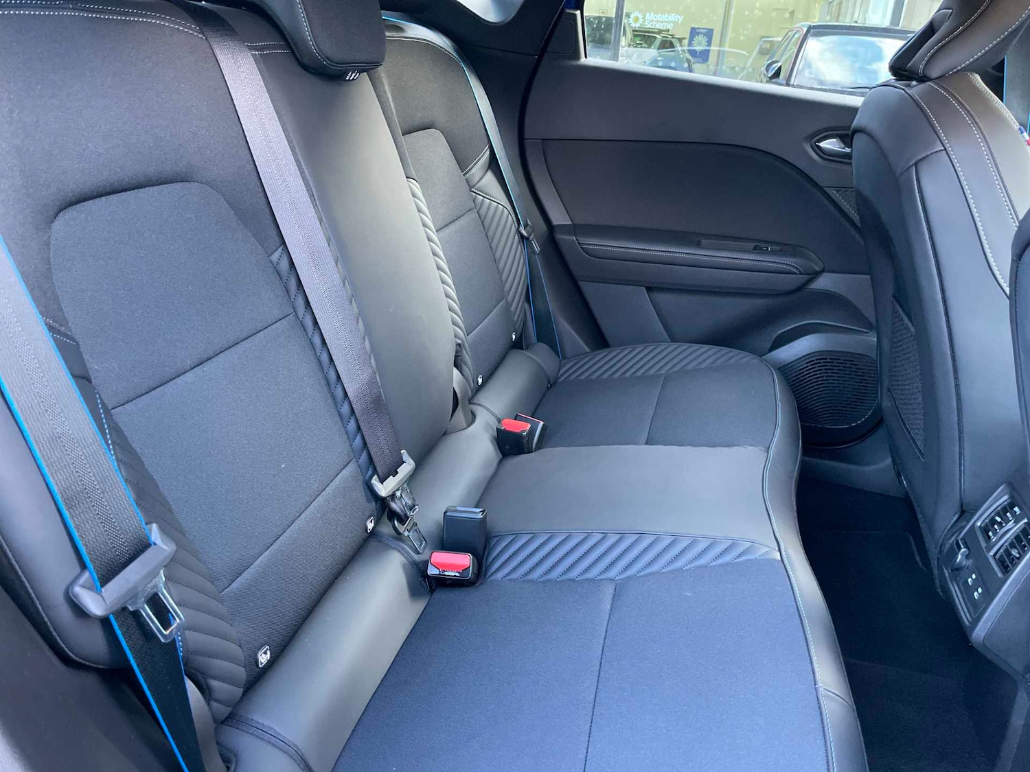 Used Renault Captur 2024 for sale - 76439790: Photo 15