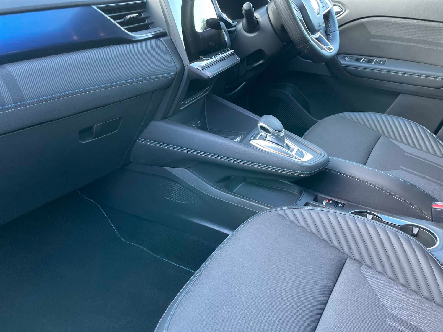 Used Renault Captur 2024 for sale - 76439790: Photo 7