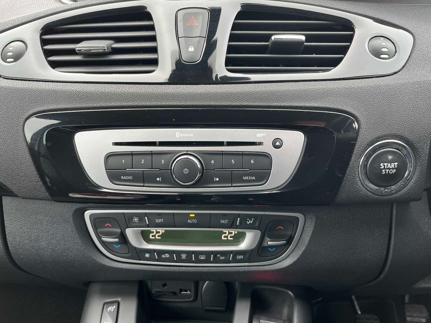 Used Renault Grand Scenic 2015 for sale - 77011952: Photo 11