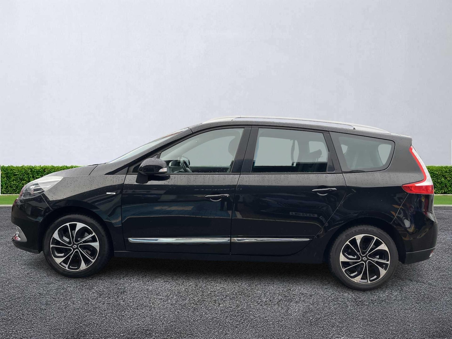 Used Renault Grand Scenic 2015 for sale - 77011952: Photo 17