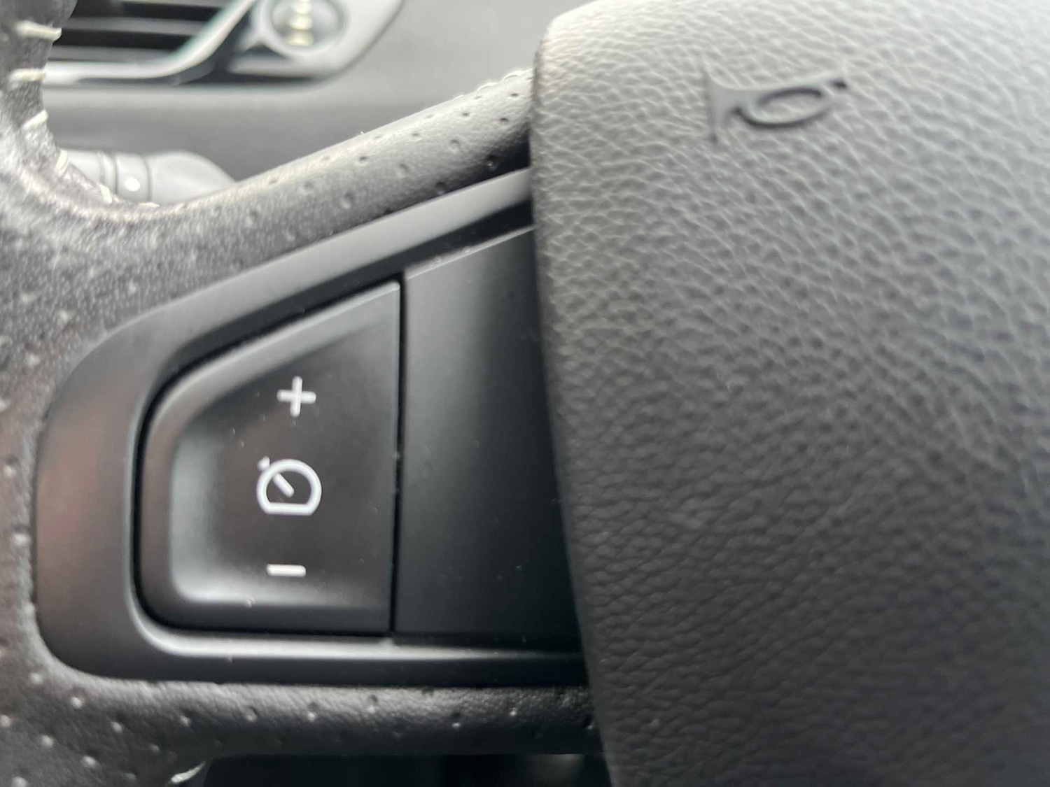 Used Renault Grand Scenic 2015 for sale - 77011952: Photo 23