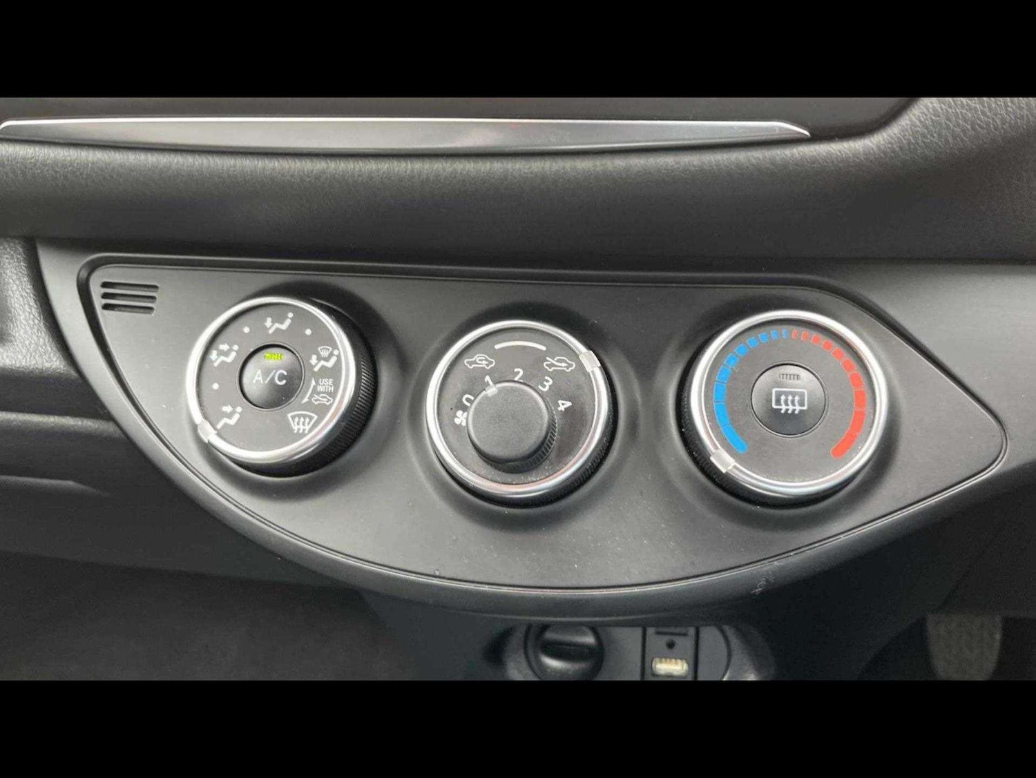 Used Toyota Yaris 2020 for sale - 76455238: Photo 11