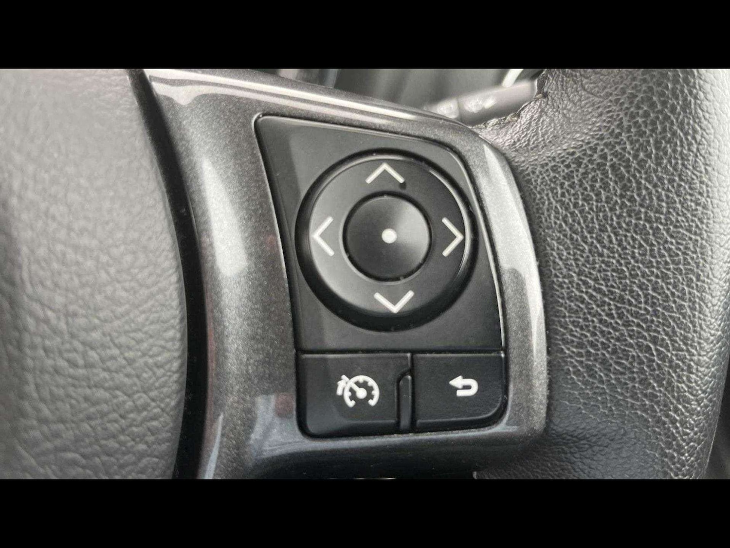 Used Toyota Yaris 2020 for sale - 76455238: Photo 24