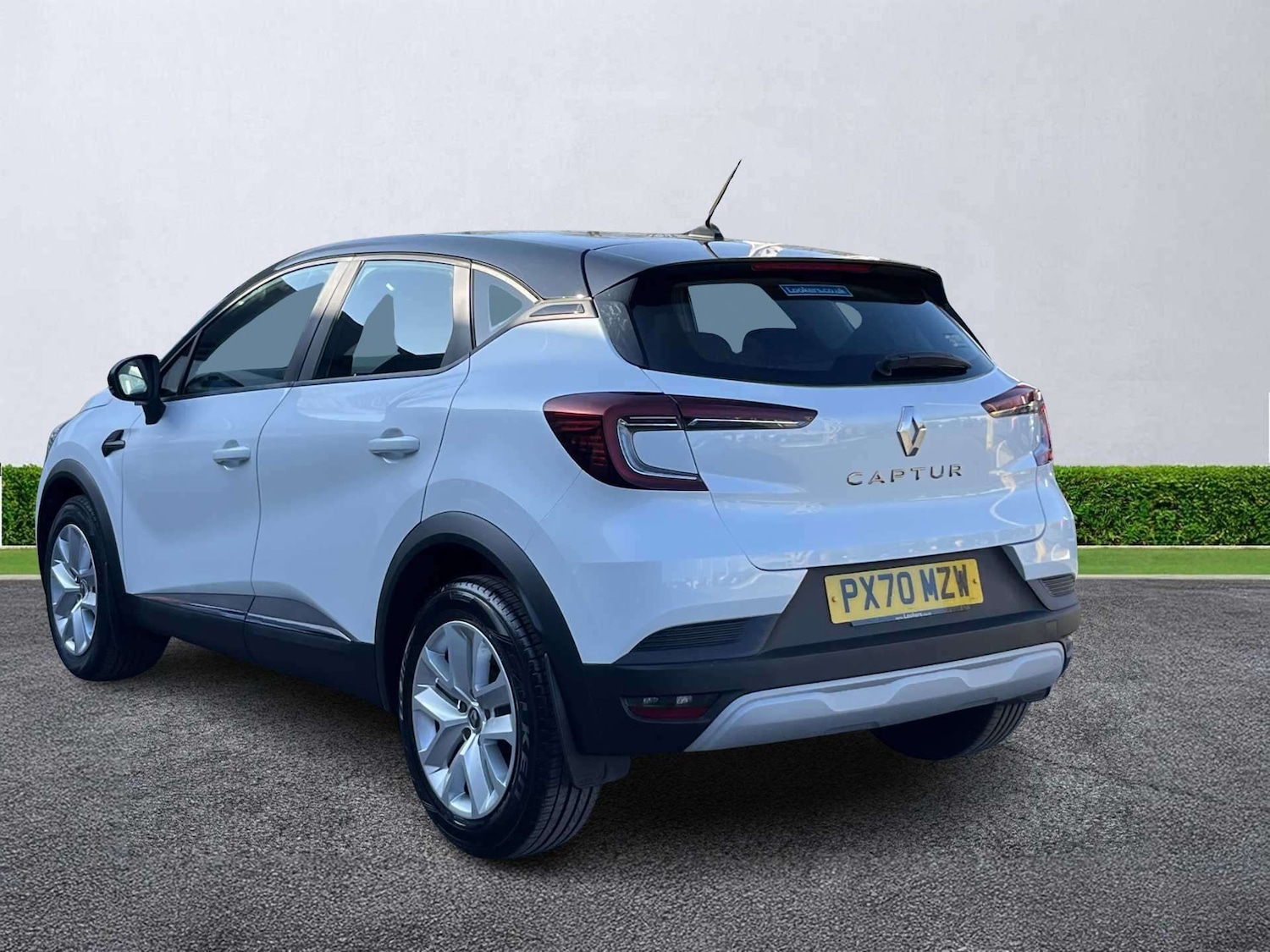 Used Renault Captur 2020 for sale - 78192617: Photo 2